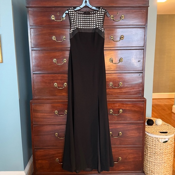 Theia Sinclair Gown Black & White Illusion Top with Tuxedo Details Size 8